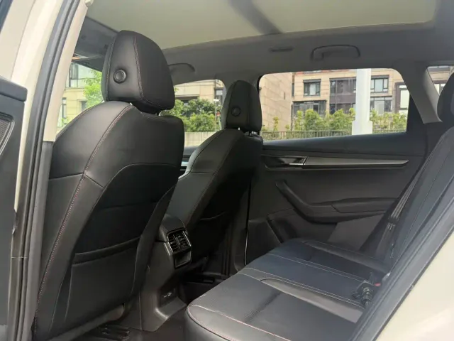 Skoda Karoq — Фото автомобиля 10