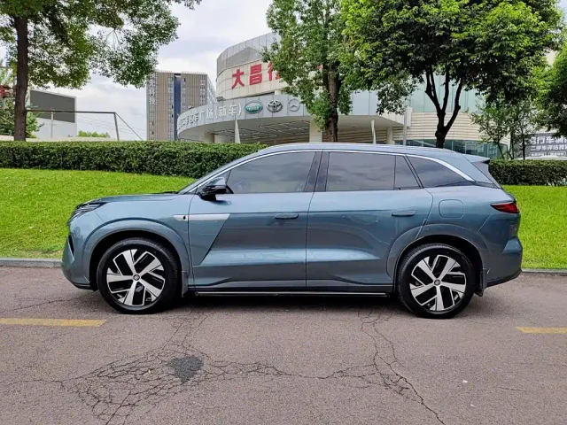 BYD Tang L — Фото автомобиля 3