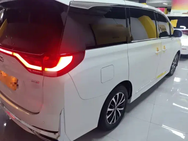 GAC Trumpchi M8 — Фото автомобиля 6