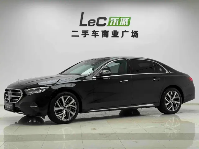 Mercedes-Benz E-Class — Фото автомобиля 2