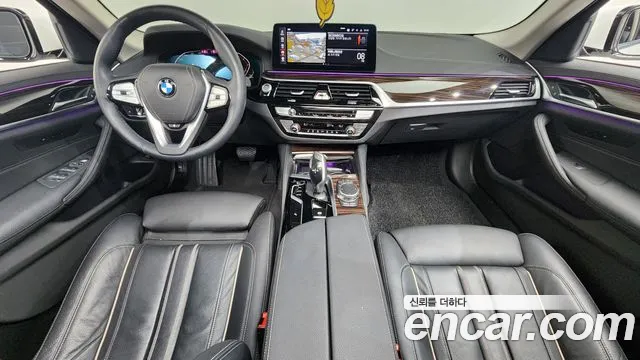 BMW 5 Series G30 — Фото автомобиля 10