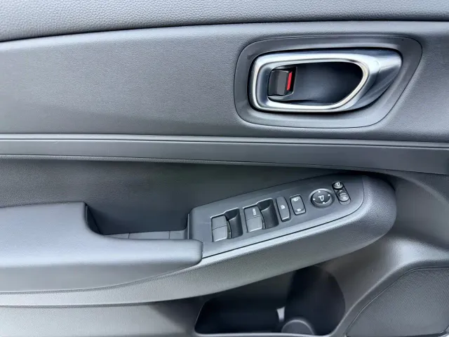 Honda Vezel 2023 1.5L CVT Technology Edition — Фото автомобиля 8