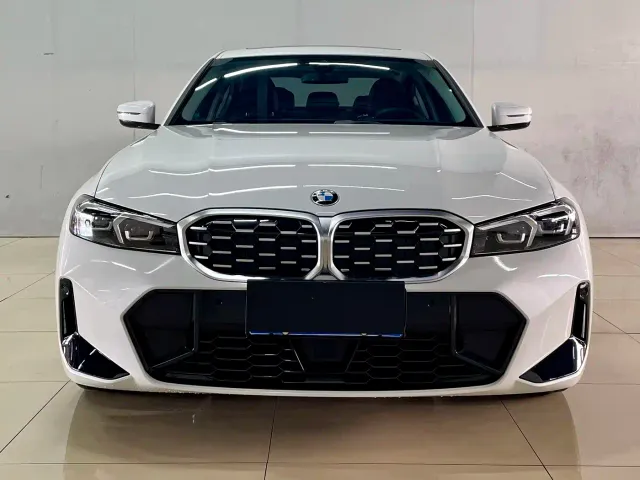 Фотография автомобиля — BMW 3 Series