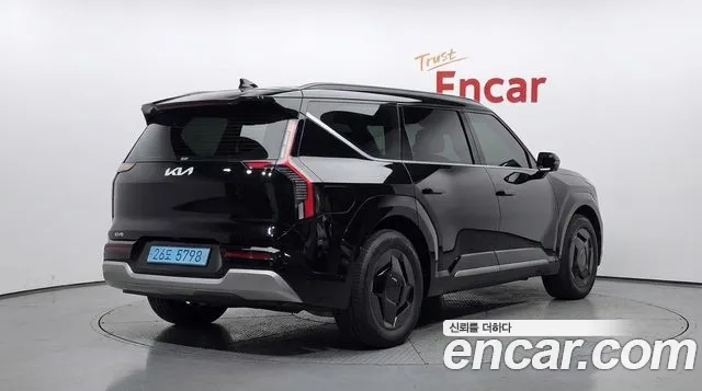 Kia EV9 — Фото автомобиля 2