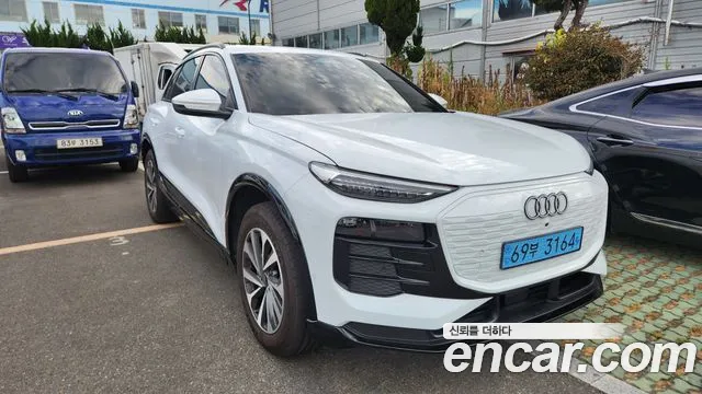 Audi Q6 e-tron — Фото автомобиля 2