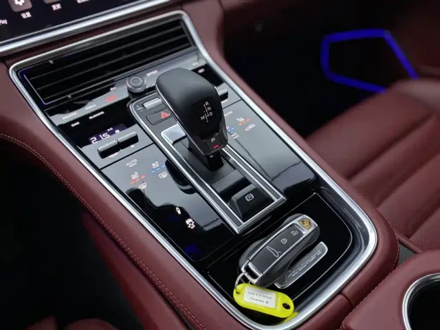 Porsche Panamera — Фото автомобиля 19
