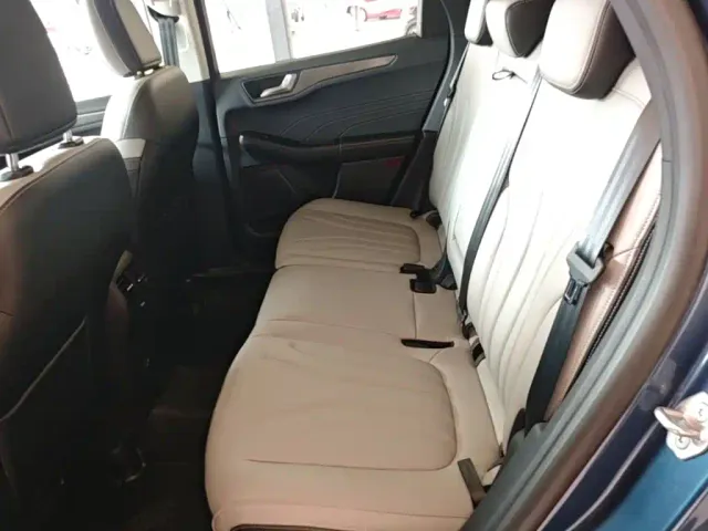 Ford Escape — Фото автомобиля 12
