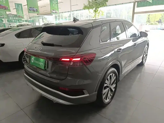 Audi Q4 e-tron — Фото автомобиля 6