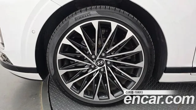 Hyundai Grandeur GN7 — Фото автомобиля 5