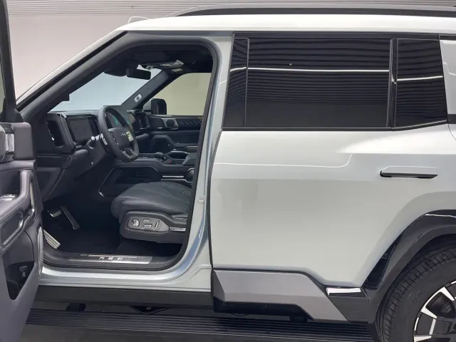 BYD FangChengBao Leopard 8 — Фото автомобиля 16