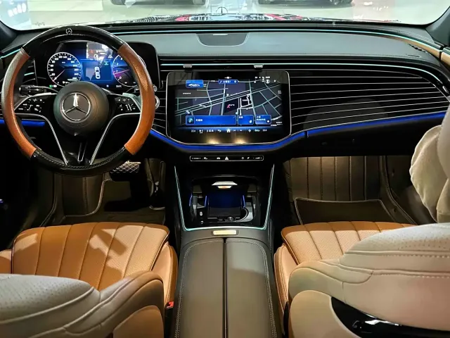 Mercedes-Benz E-Class — Фото автомобиля 12