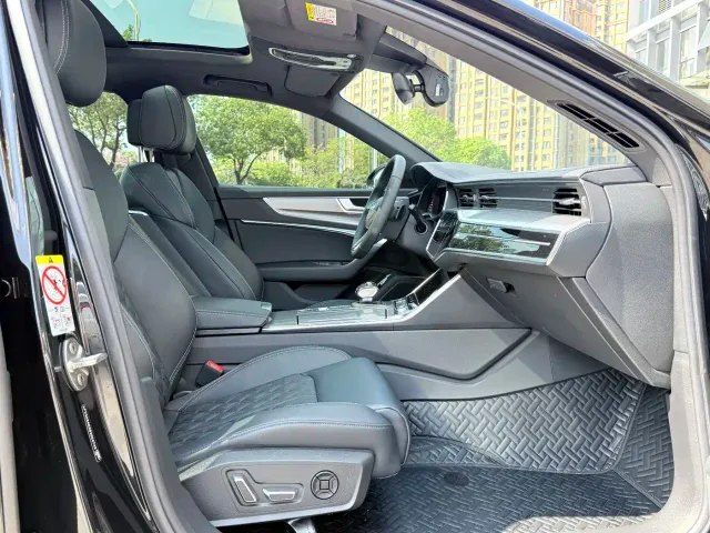 Audi A6L — Фото автомобиля 18