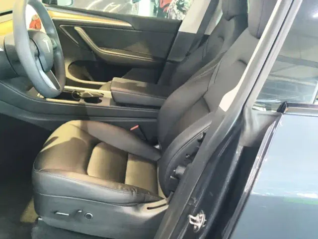 Tesla Model Y — Фото автомобиля 14
