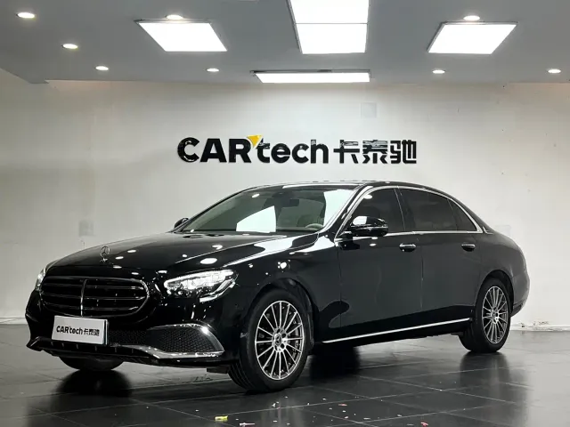 Фотография автомобиля — Mercedes-Benz E-Class