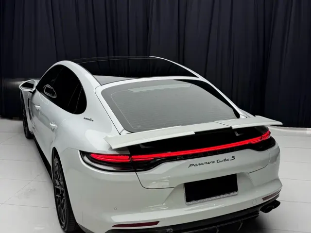 Porsche Panamera — Фото автомобиля 9
