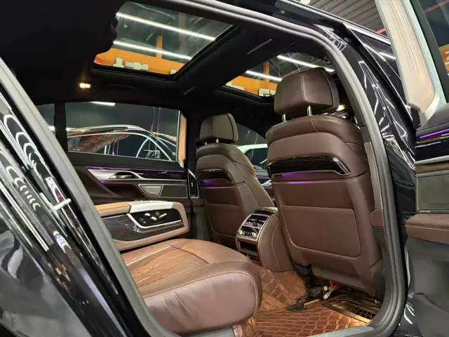 BMW 7 Series — Фото автомобиля 7