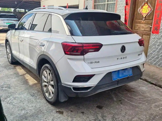 Volkswagen T-Roc — Фото автомобиля 6