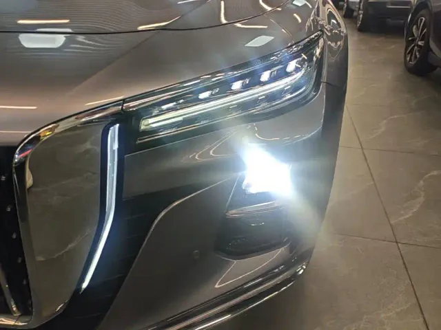 Hongqi H5 — Фото автомобиля 23