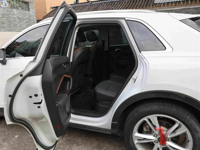 Audi Q3 — Фото автомобиля 6