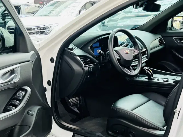 Cadillac CT5 — Фото автомобиля 4