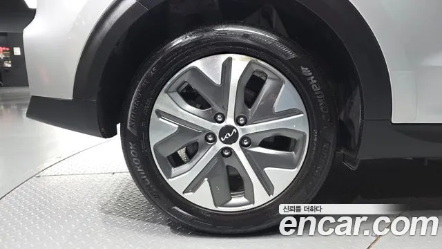 Kia Niro — Фото автомобиля 5