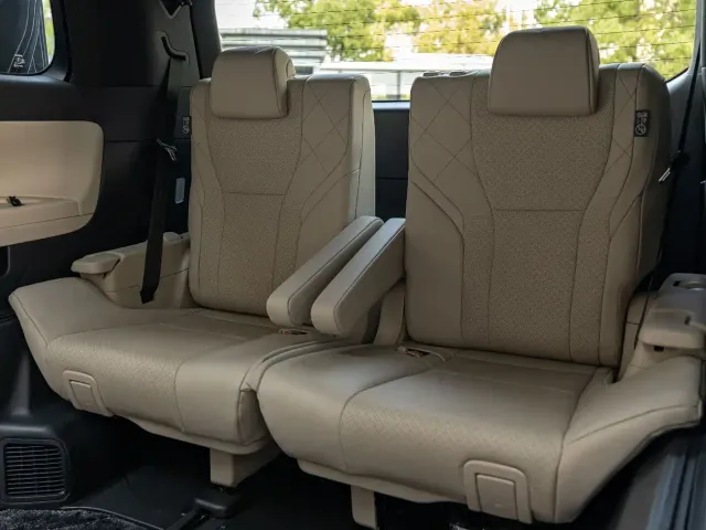 Toyota Alphard — Фото автомобиля 13