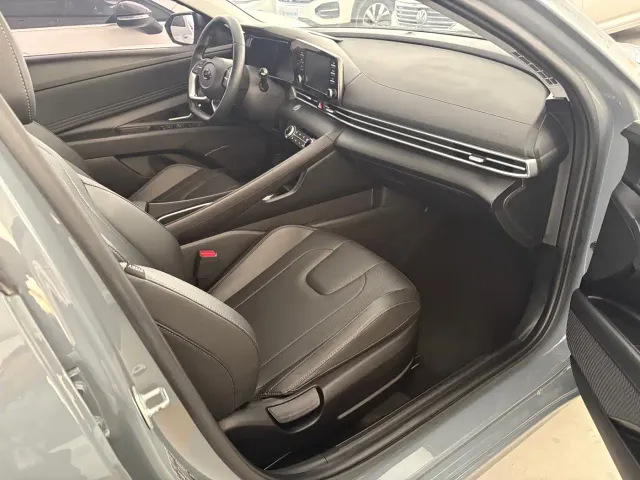 Hyundai Elantra — Фото автомобиля 6
