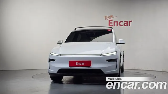 Tesla Model Y — Фото автомобиля 3