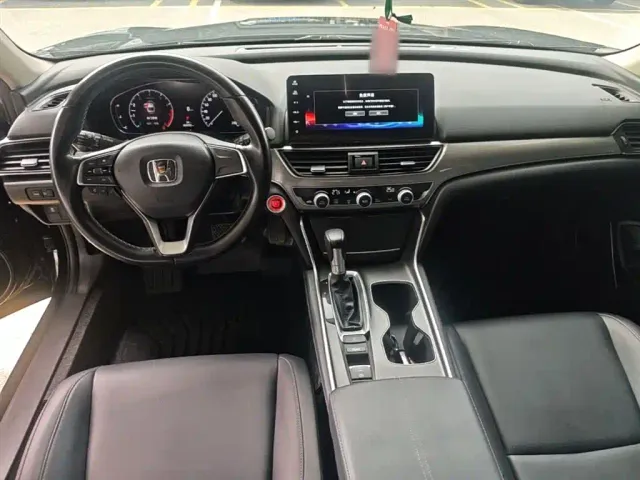 Honda Accord — Фото автомобиля 9