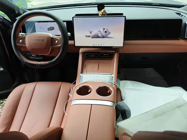 Exeed Starway E05 — Фото автомобиля 12