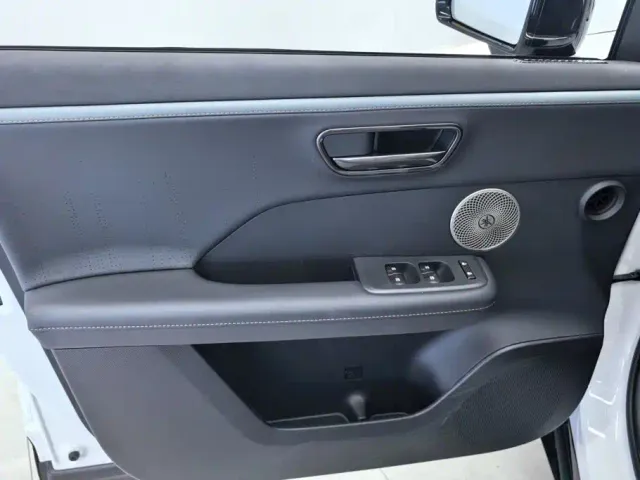 Toyota BoZhi 3X — Фото автомобиля 7
