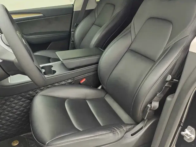 Tesla Model Y — Фото автомобиля 20