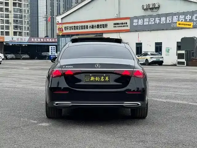 Mercedes-Benz E-Class — Фото автомобиля 15