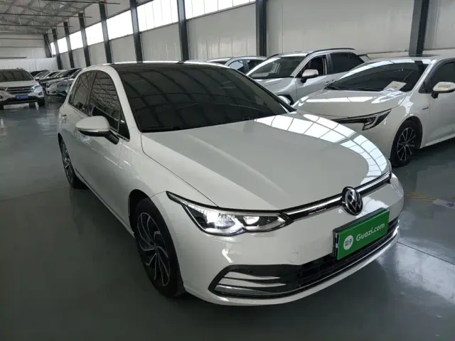 Volkswagen Golf — Фото автомобиля 21