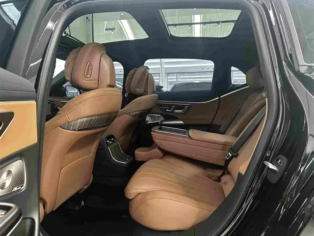 Mercedes-Benz E-Class — Фото автомобиля 14