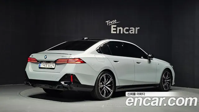 BMW 5 Series G60 — Фото автомобиля 2