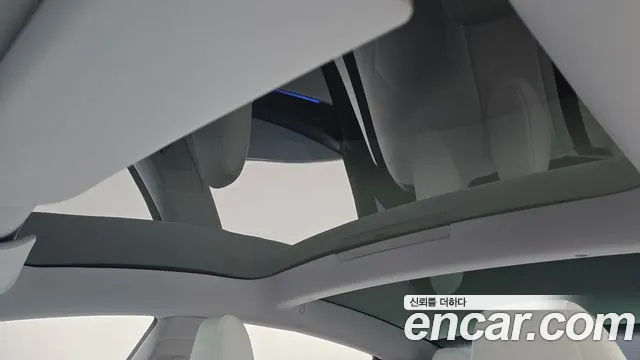 Tesla Model 3 — Фото автомобиля 15