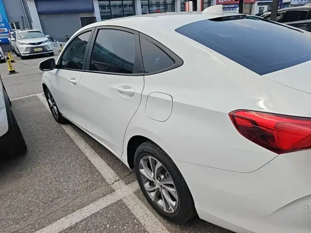 Buick Verano — Фото автомобиля 4