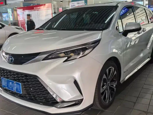 Фотография автомобиля — Toyota Granvia