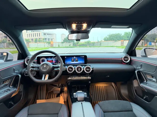 Mercedes-Benz A-Class — Фото автомобиля 7