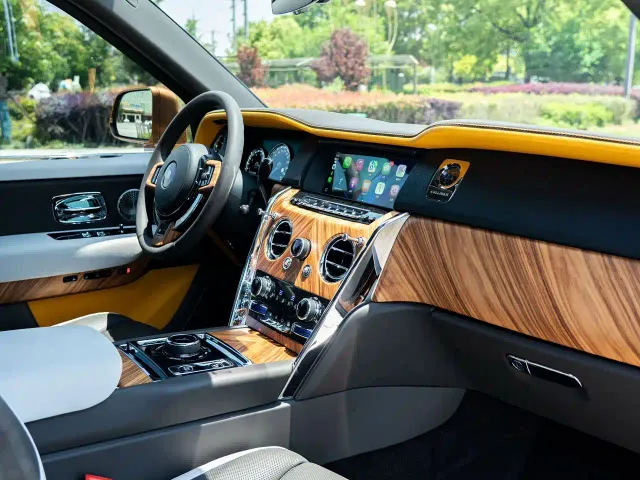 Rolls-Royce Cullinan — Фото автомобиля 24