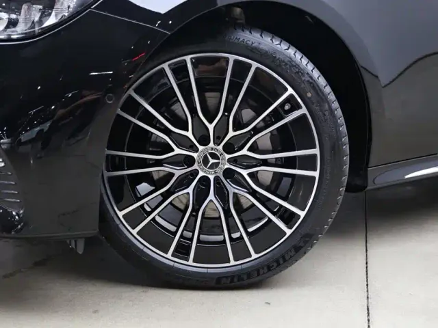 Mercedes-Benz E-Class — Фото автомобиля 26