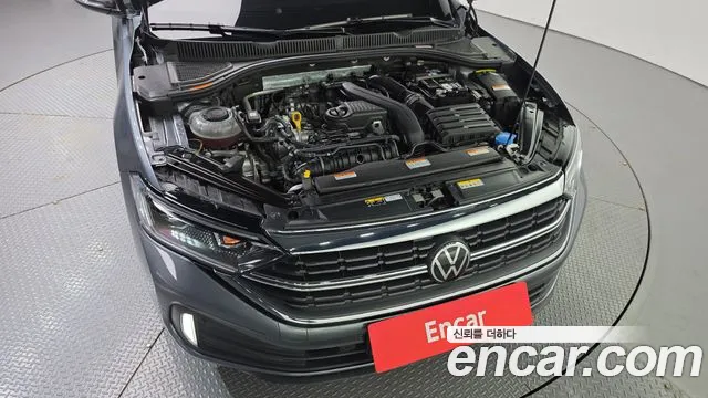 Volkswagen Jetta — Фото автомобиля 5