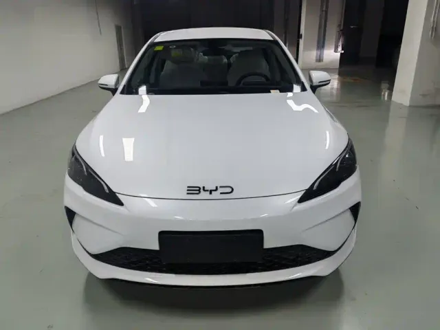 BYD Seal 05 DM-i — Фото автомобиля 2