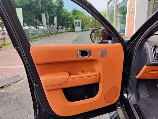 Li Auto L8 — Фото автомобиля 6