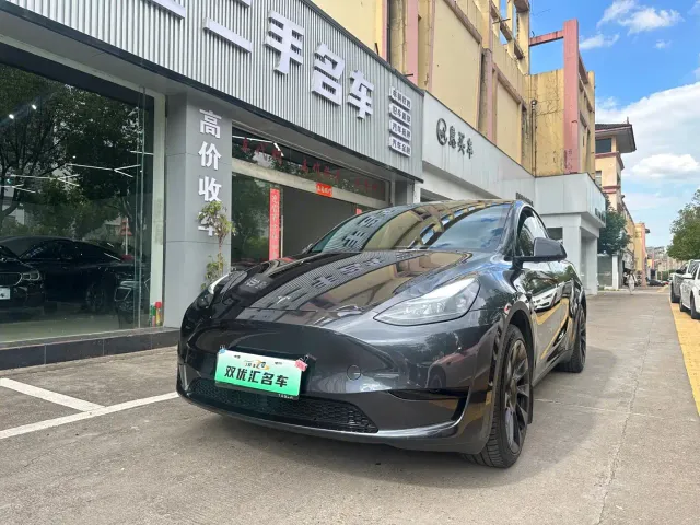 Фотография автомобиля — Tesla Model Y