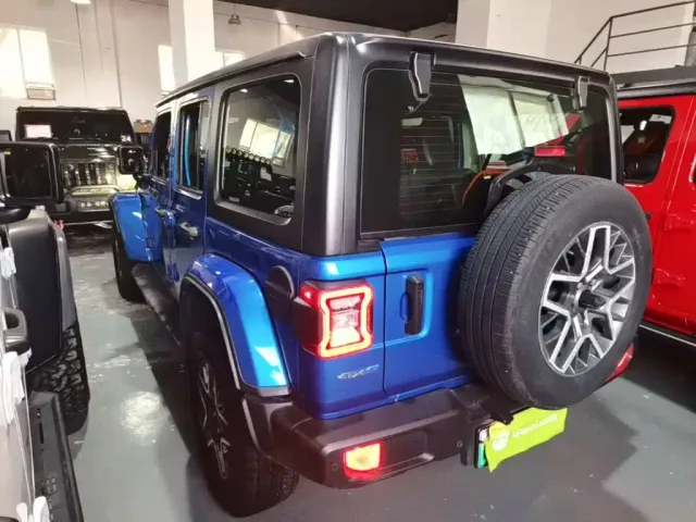 Jeep Wrangler 4xe — Фото автомобиля 4