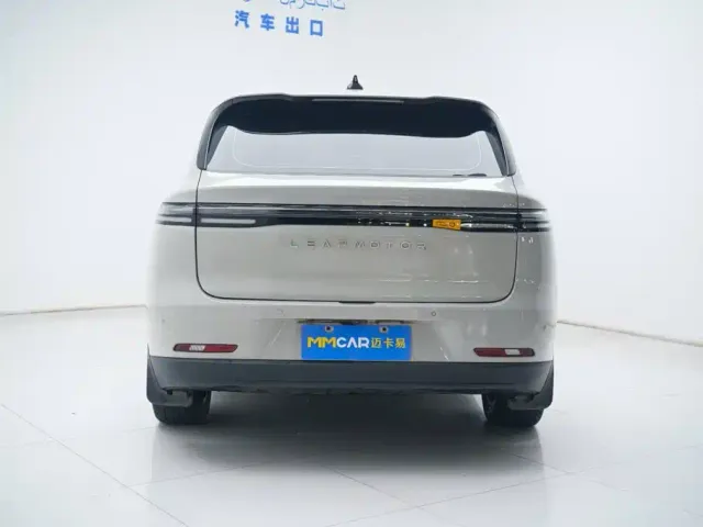 Leapmotor C10 — Фото автомобиля 11