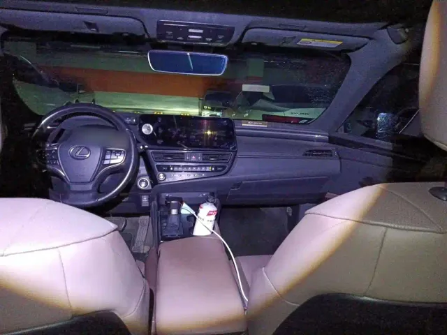 Lexus ES — Фото автомобиля 8