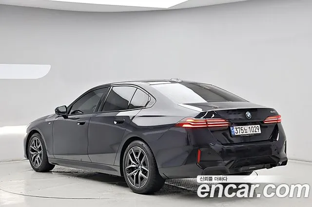 BMW 5 Series G60 — Фото автомобиля 2